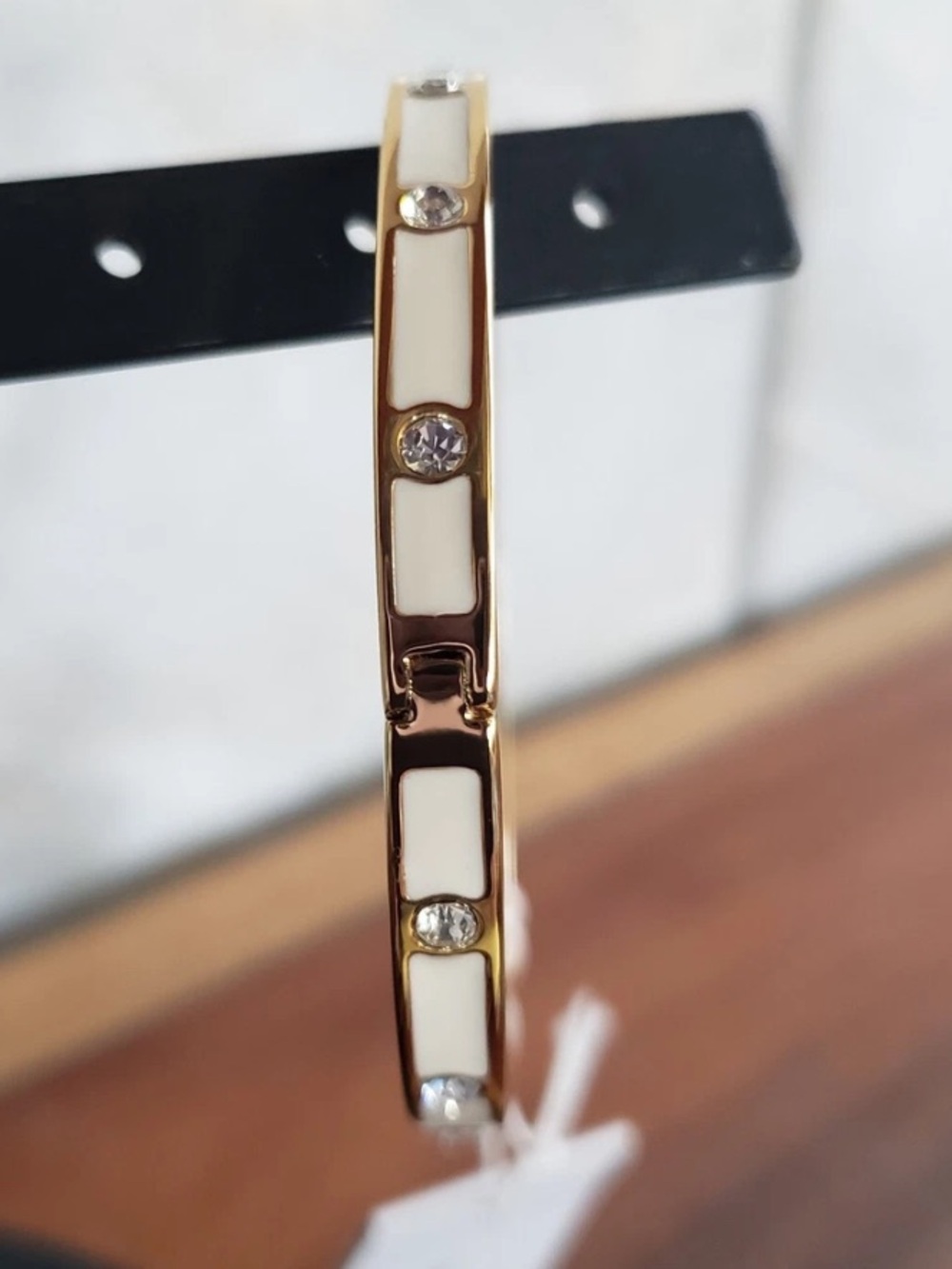Kate spade Set in Stone Hinged Bangle White/Gold - Picture 3 of 3